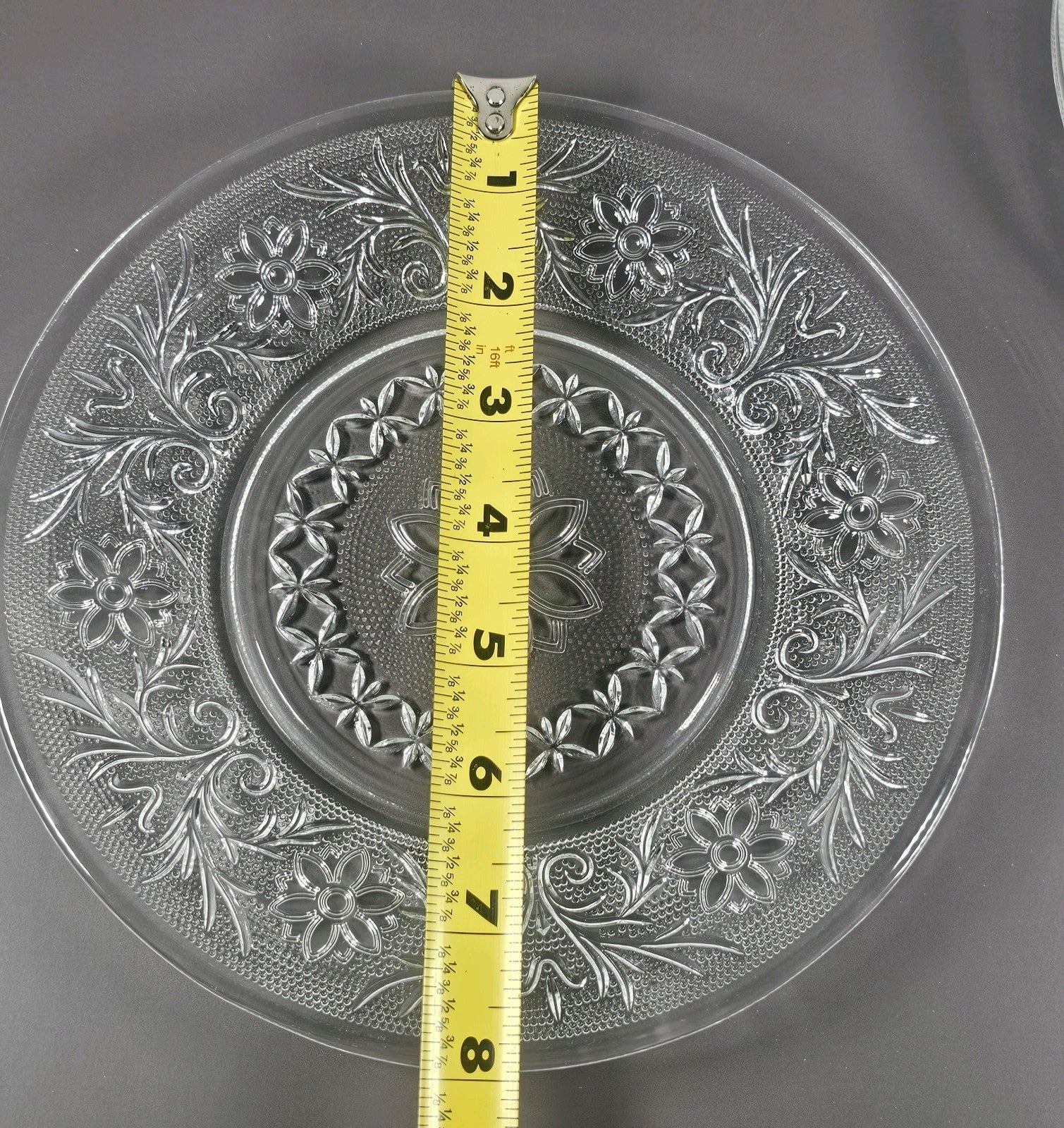 Set Of 4 Anchor Hocking Sandwich Glass Salad Plates Clear Vintage Floral Design