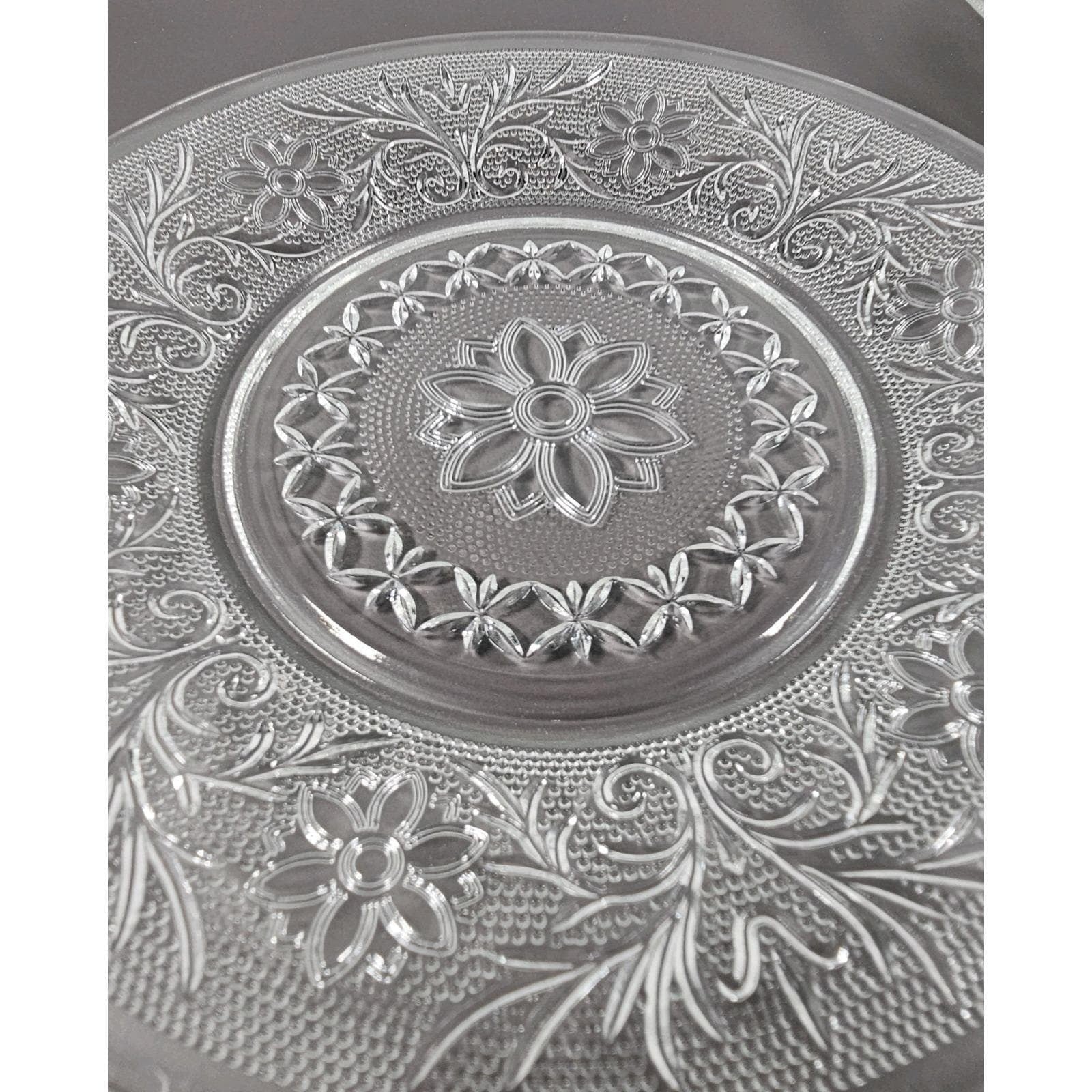 Anchor Hocking Sandwich Glass Salad Plates Set of 4 7.25" Floral