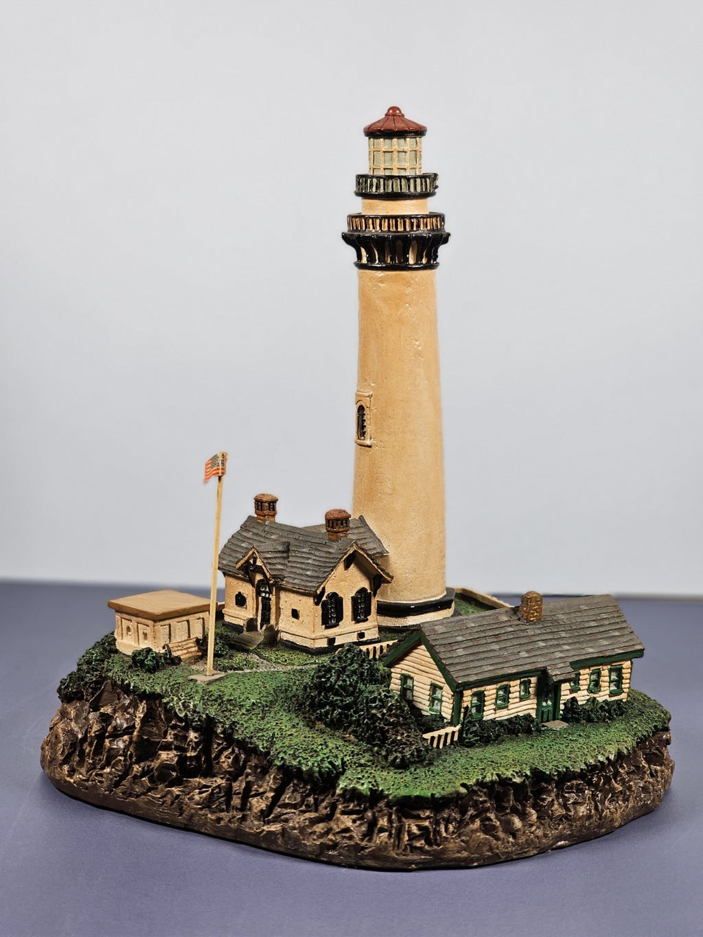 Danbury Mint Pigeon Point Lighthouse Sculpture Beacon By The Sea With COA