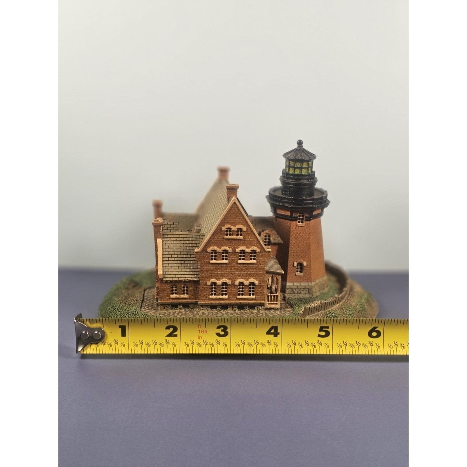 Danbury Mint Block Island Lighthouse Figurine COA 7 Inch Base