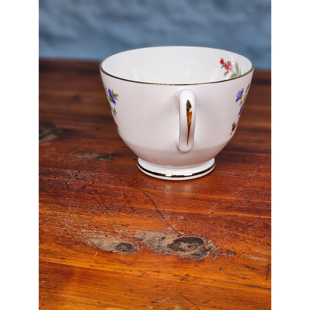 Royal Victoria Fine Bone China Floral Tea Cup Gold Rim England Vintage