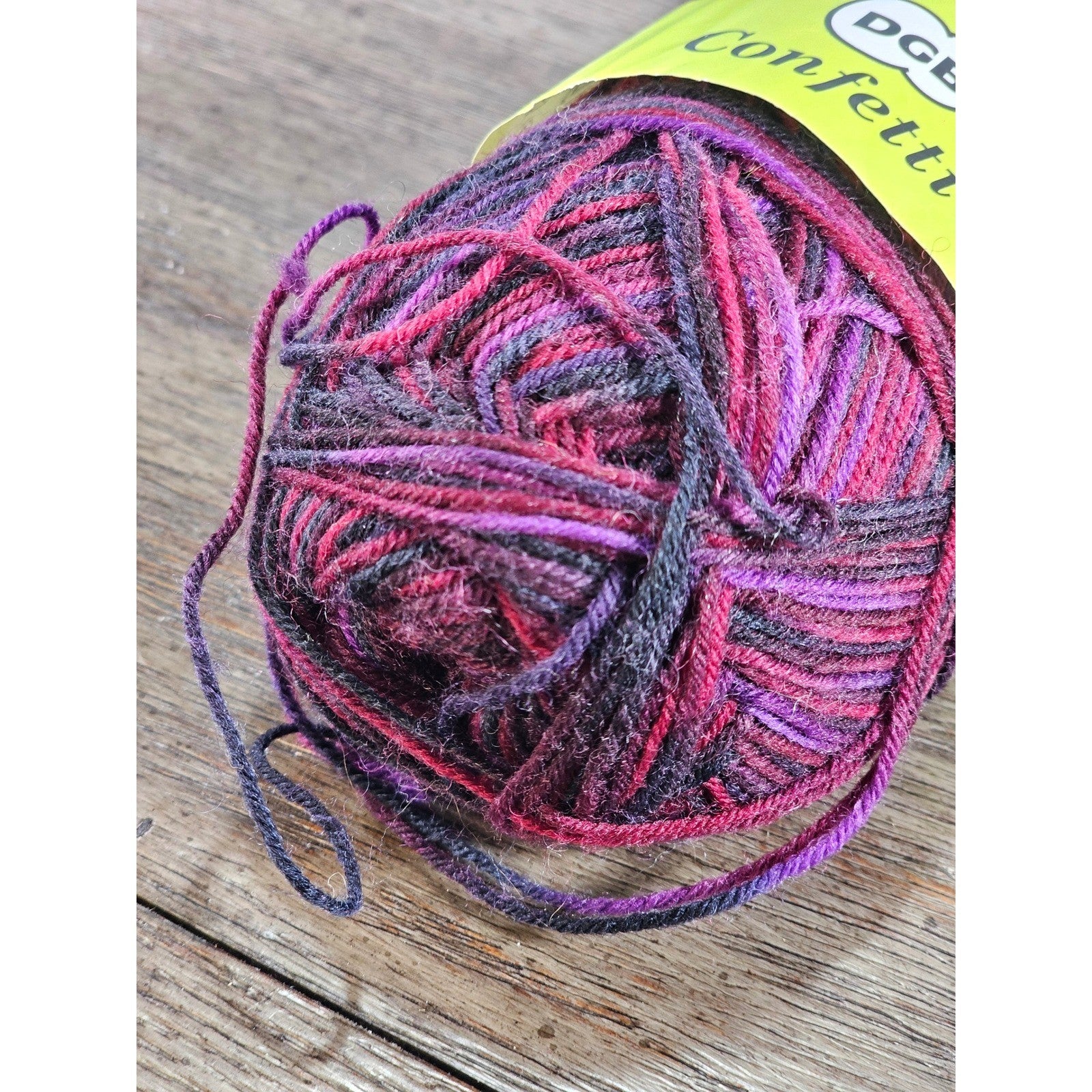 Vintage Superwash Wool Nylon Yarn 50g 210m Variegated Purple Red