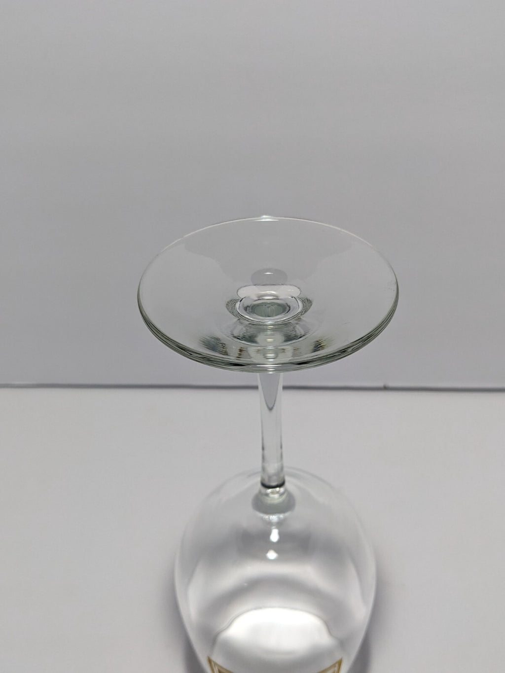 Sanders Ridge Stemmed Wine Glass 9" Clear With Gold Logo