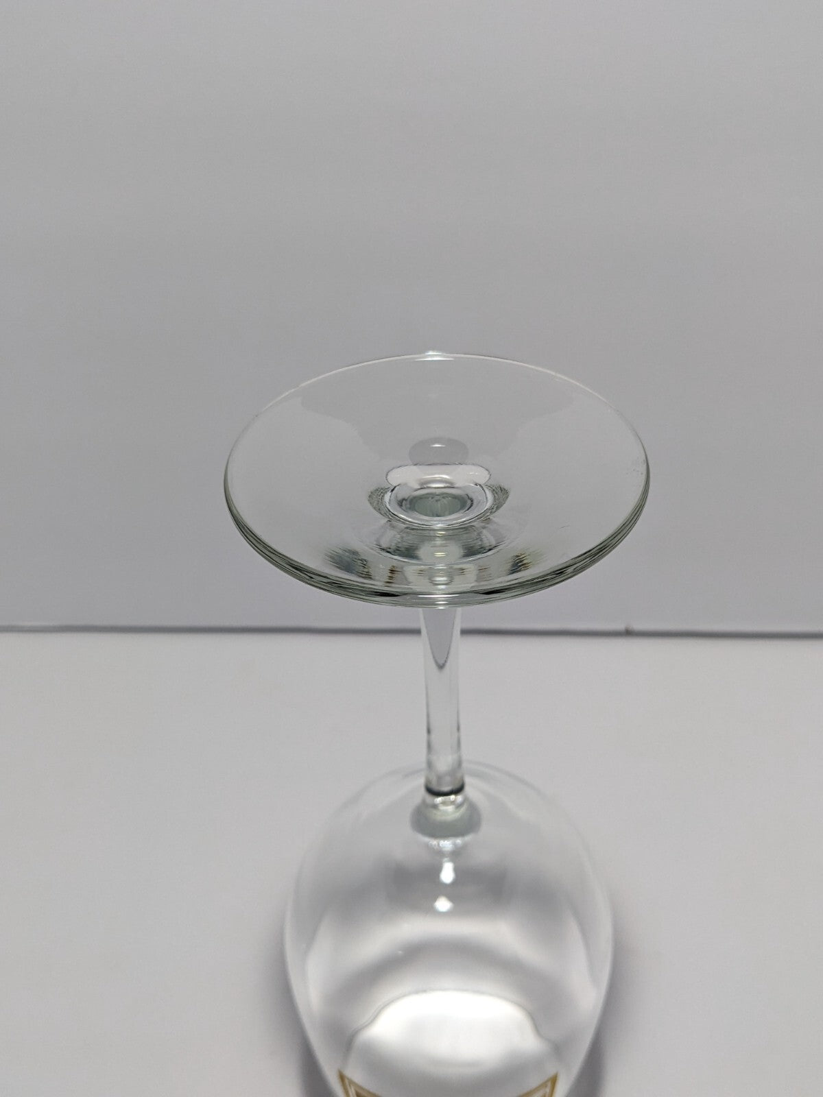 Sanders Ridge Stemmed Wine Glass 9" Clear With Gold Logo