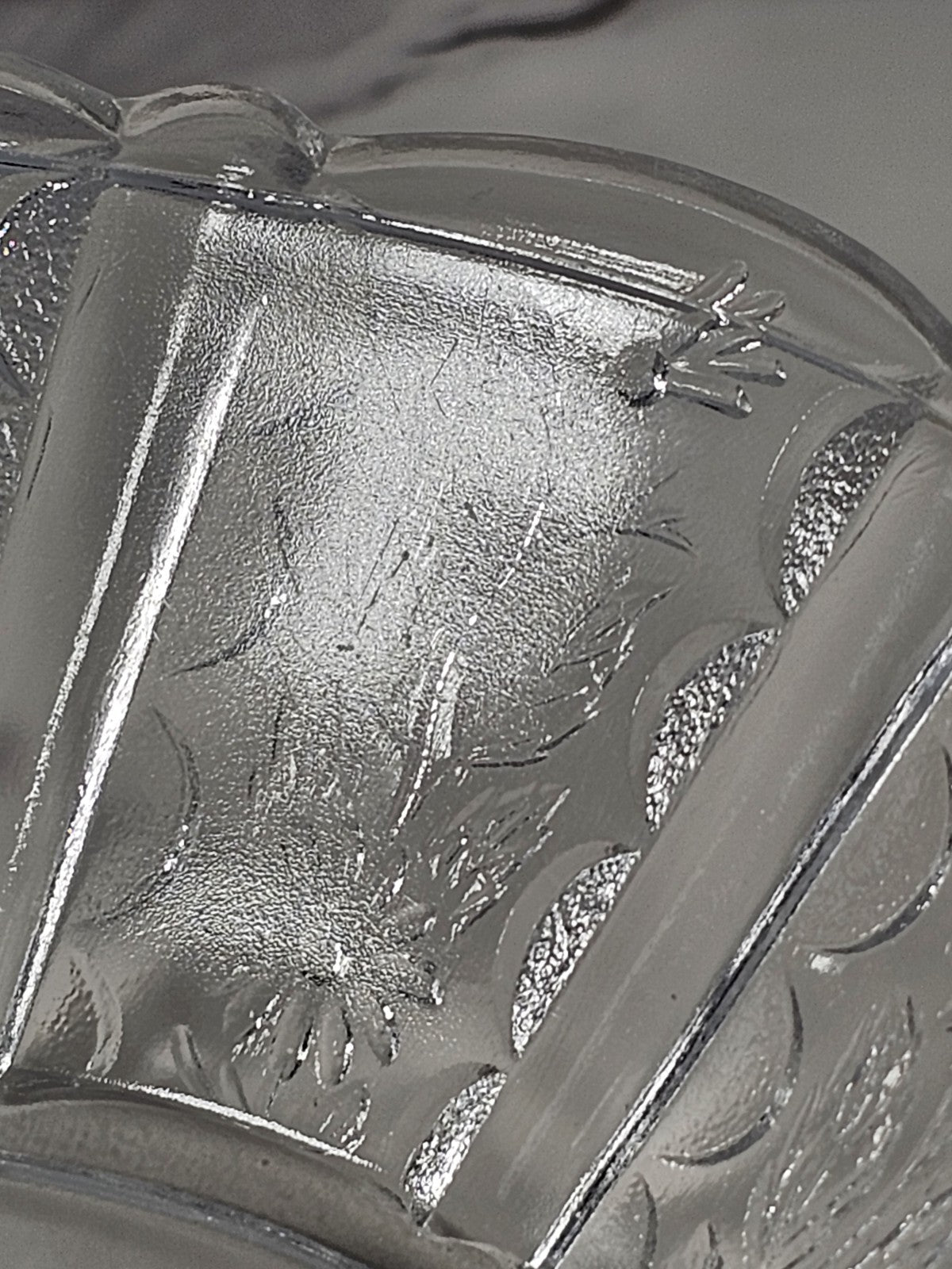 Vintage Clear Glass Paneled Sunflower-Pattern Oblong Bowl 9″