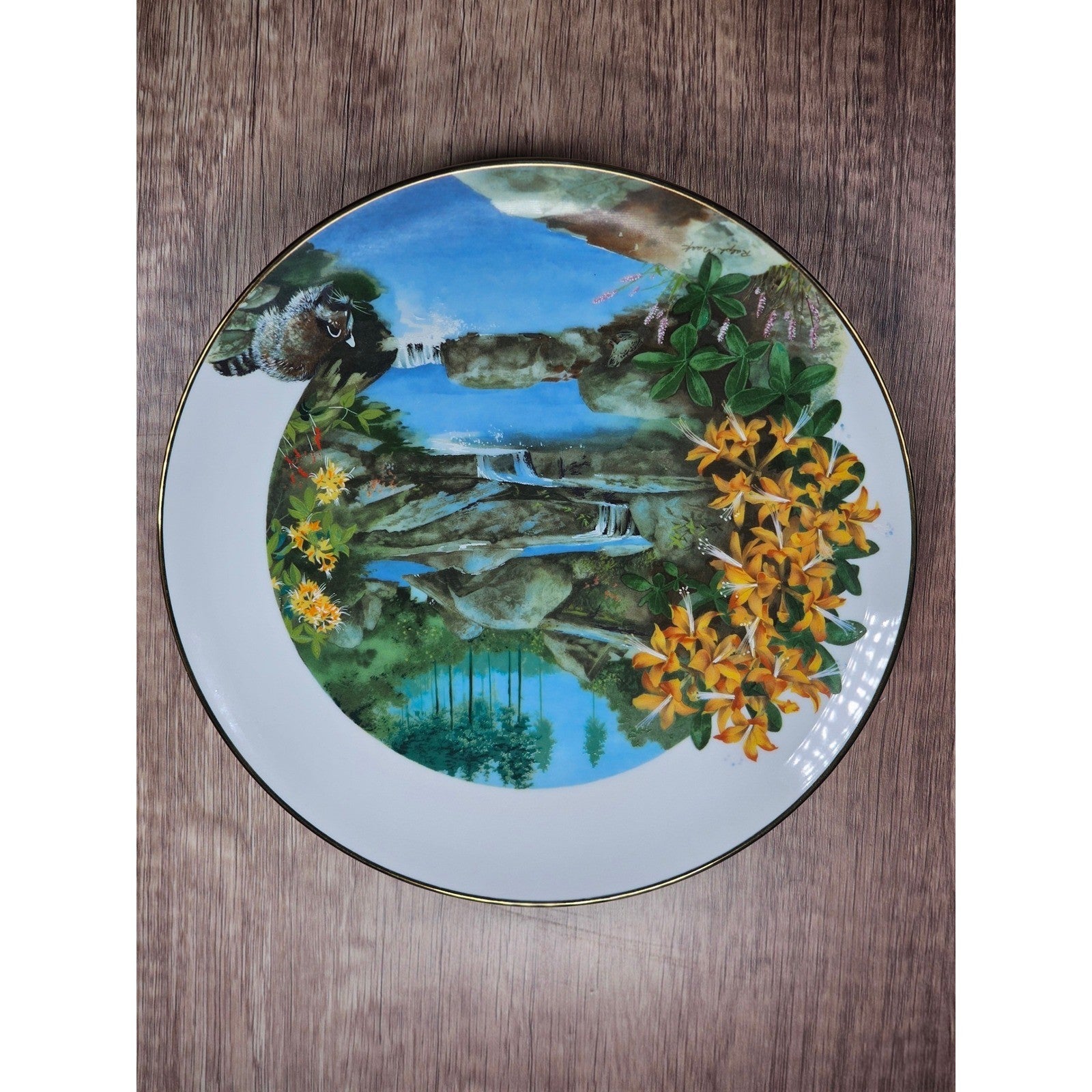 Royal Windsor Wild Honeysuckle Collector Plate Wildflowers of the South