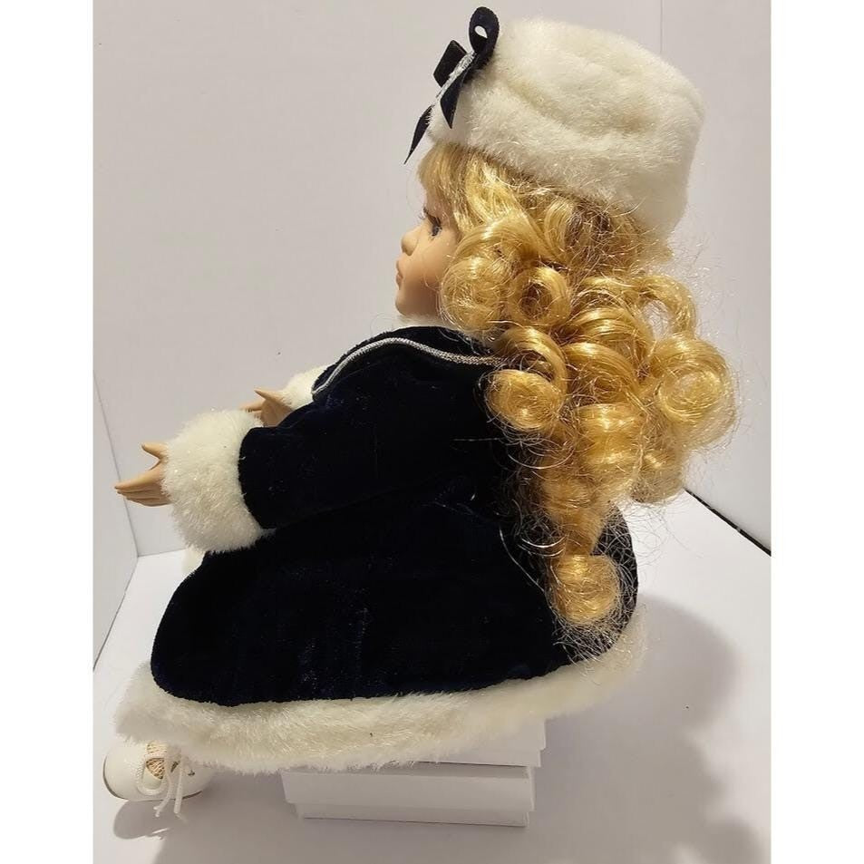 Vintage Porcelain Doll Lisa Musical Animated Holiday Collector Doll