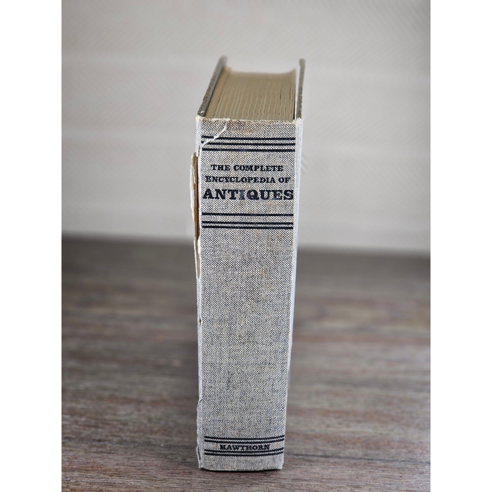 The Complete Encyclopedia of Antiques 1962 First Edition Hardcover