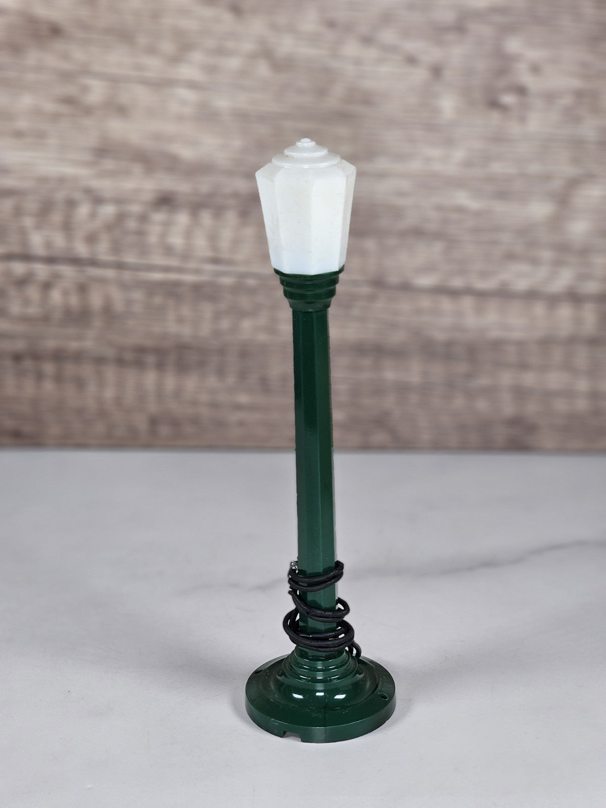 Colber Manufacturing Boulevard Lamp with Lit Globe & Original Box Not Tested