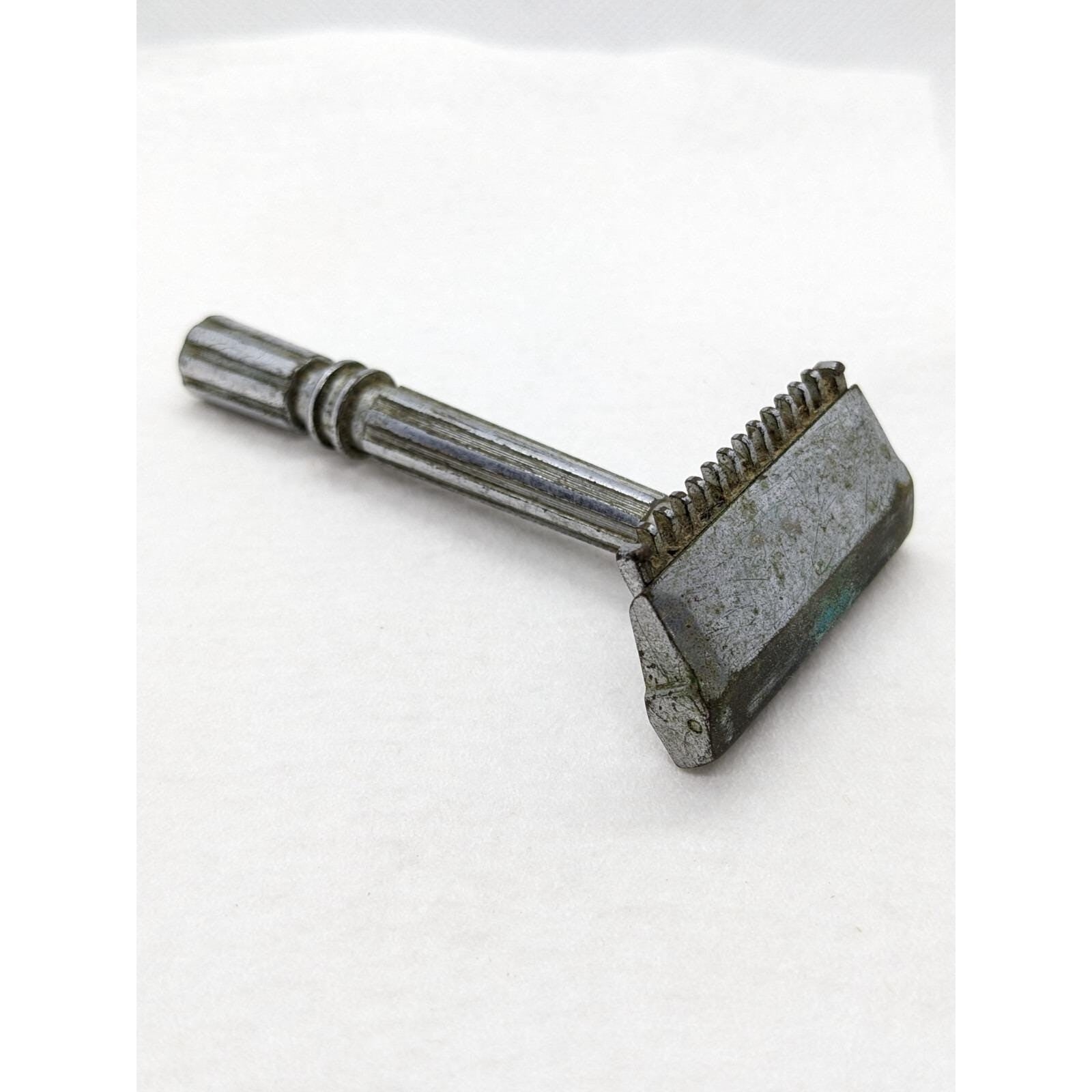 Vintage GEM Micromatic Open Comb Safety Razor USA Single Edge