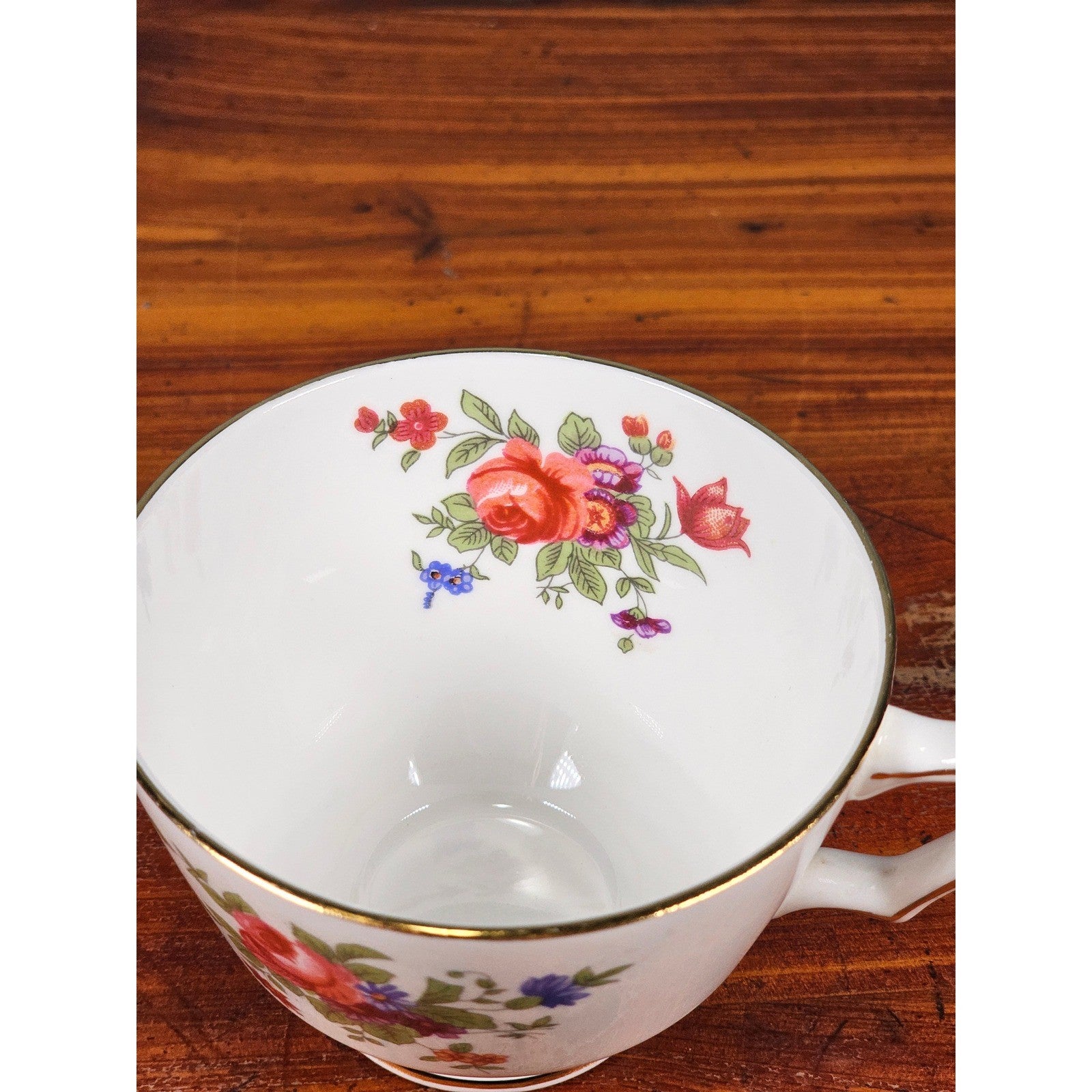 Royal Victoria Fine Bone China Floral Tea Cup Gold Rim England Vintage