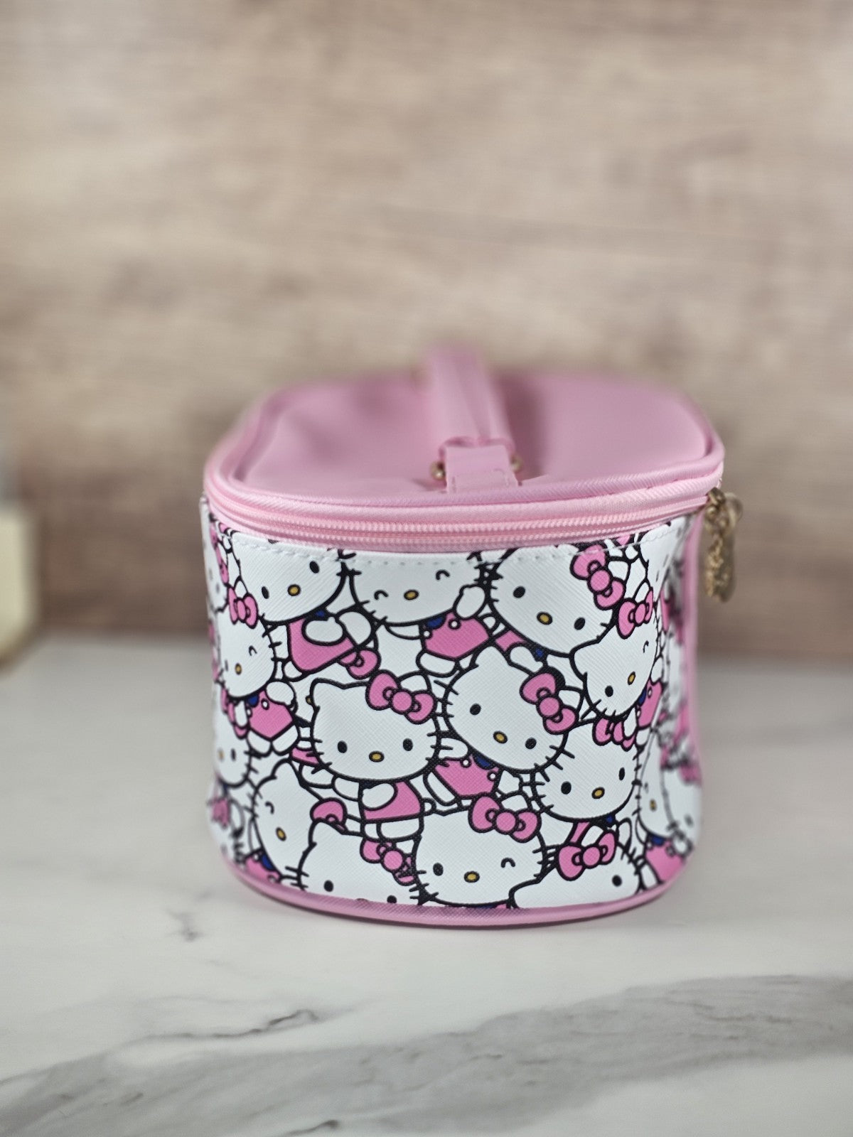 Hello Kitty Pink Cosmetic Case – Sanrio Travel Makeup Bag with Zipper & Charm
