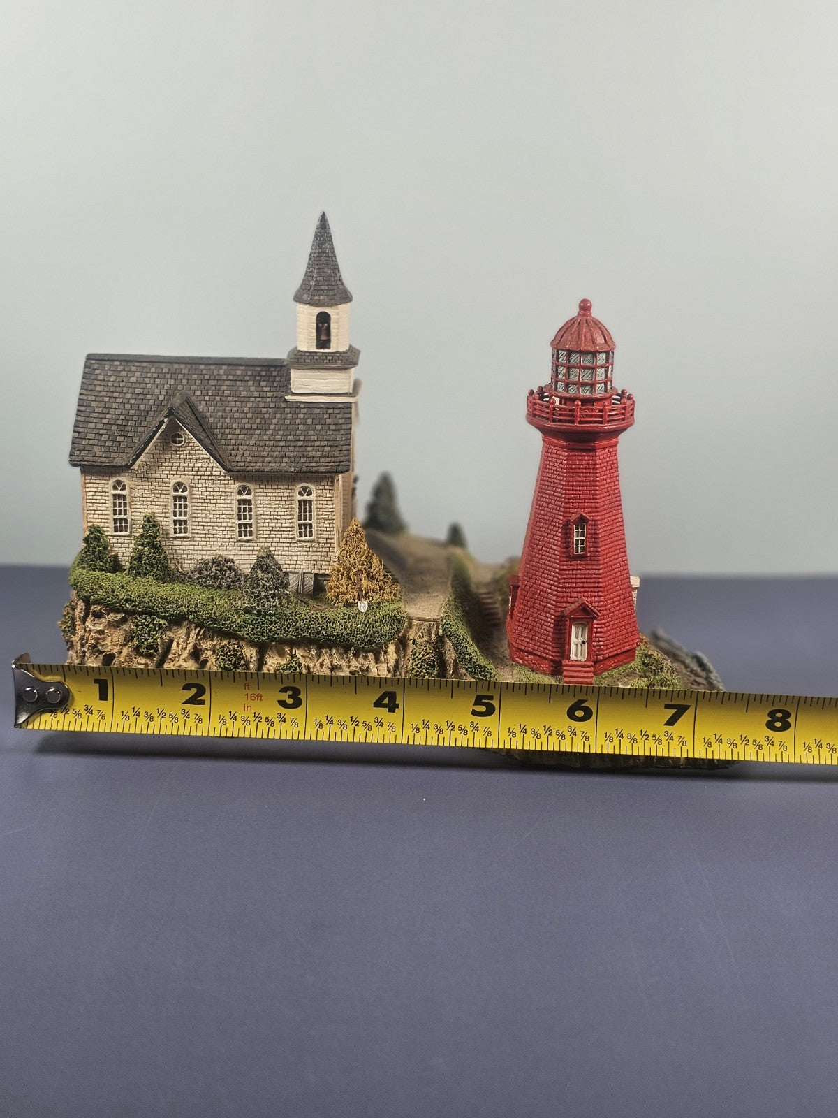 Harbour Lights Lighthouses #255 "La Martre" Quebec, Mint in box with COA.