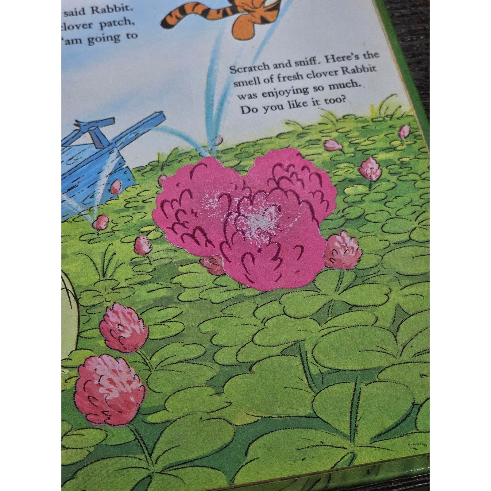 Vintage Winnie the Pooh Scratch Sniff Book 1976 Golden Press