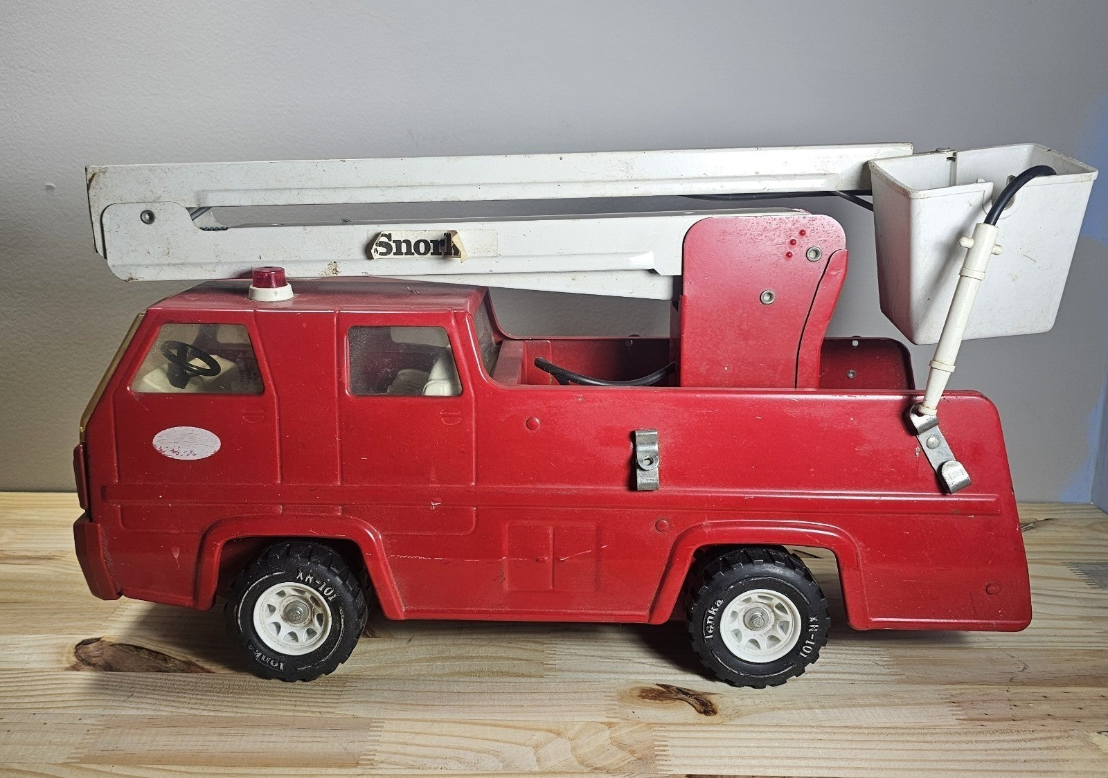 Vintage Tonka Snorkel Fire Truck 1970s Pressed Steel Red 18 Collectible Toy