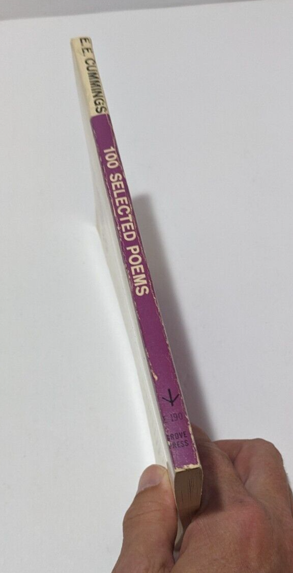 100 Selected Poems by E.E. Cummings – Vintage 1959 Evergreen Edition – Poetry