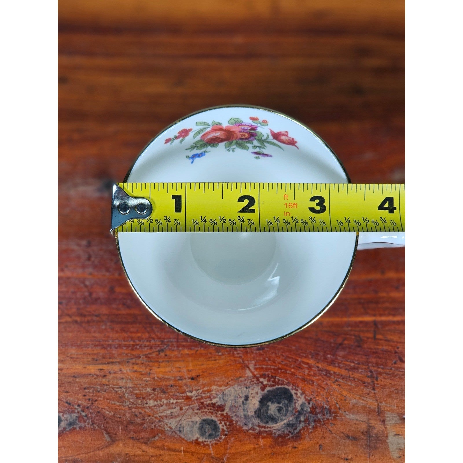 Royal Victoria Fine Bone China Floral Tea Cup Gold Rim England Vintage