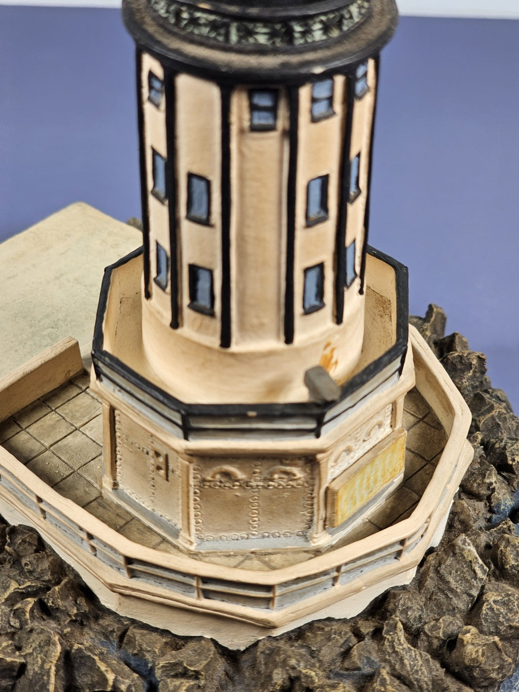 Danbury Mint Los Angeles Harbor Light, CA. BEACONS BY THE SEA LIGHTHOUSE