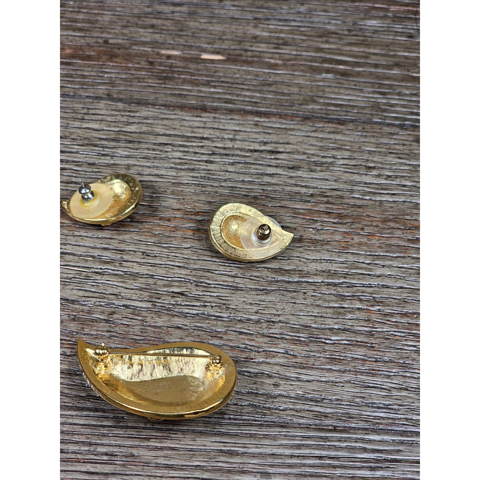 Vintage Gold Tone Paisley Brooch & Earrings Set Multicolor Cabochons