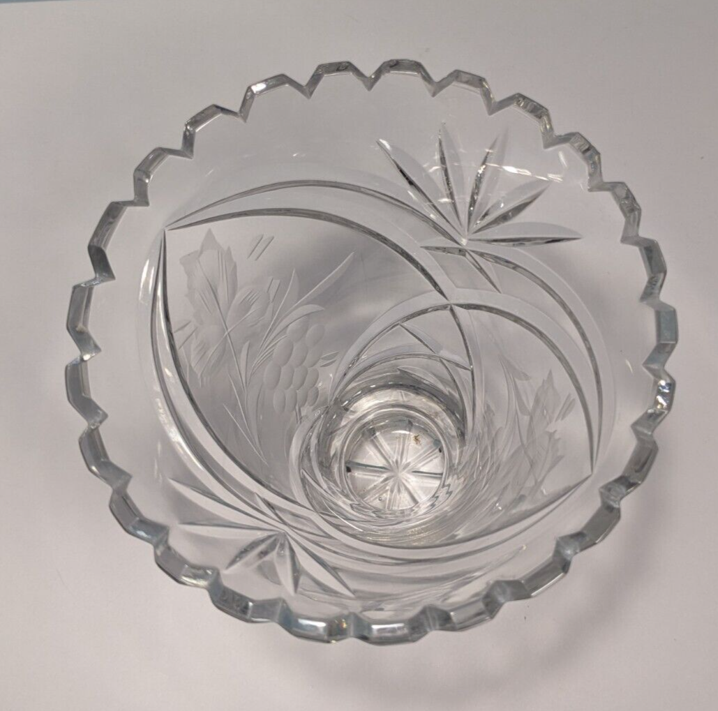 Heavy 7″ Crystal Vase with Etched Grape Cluster & Star Base – Elegant Vintage