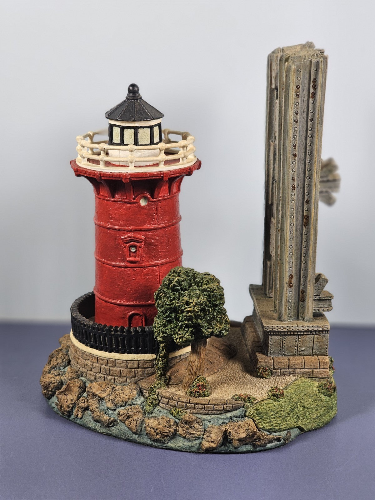 Vintage Harbour Lights #195 Jeffrey's Hook Lighthouse, New York -1997 - COA