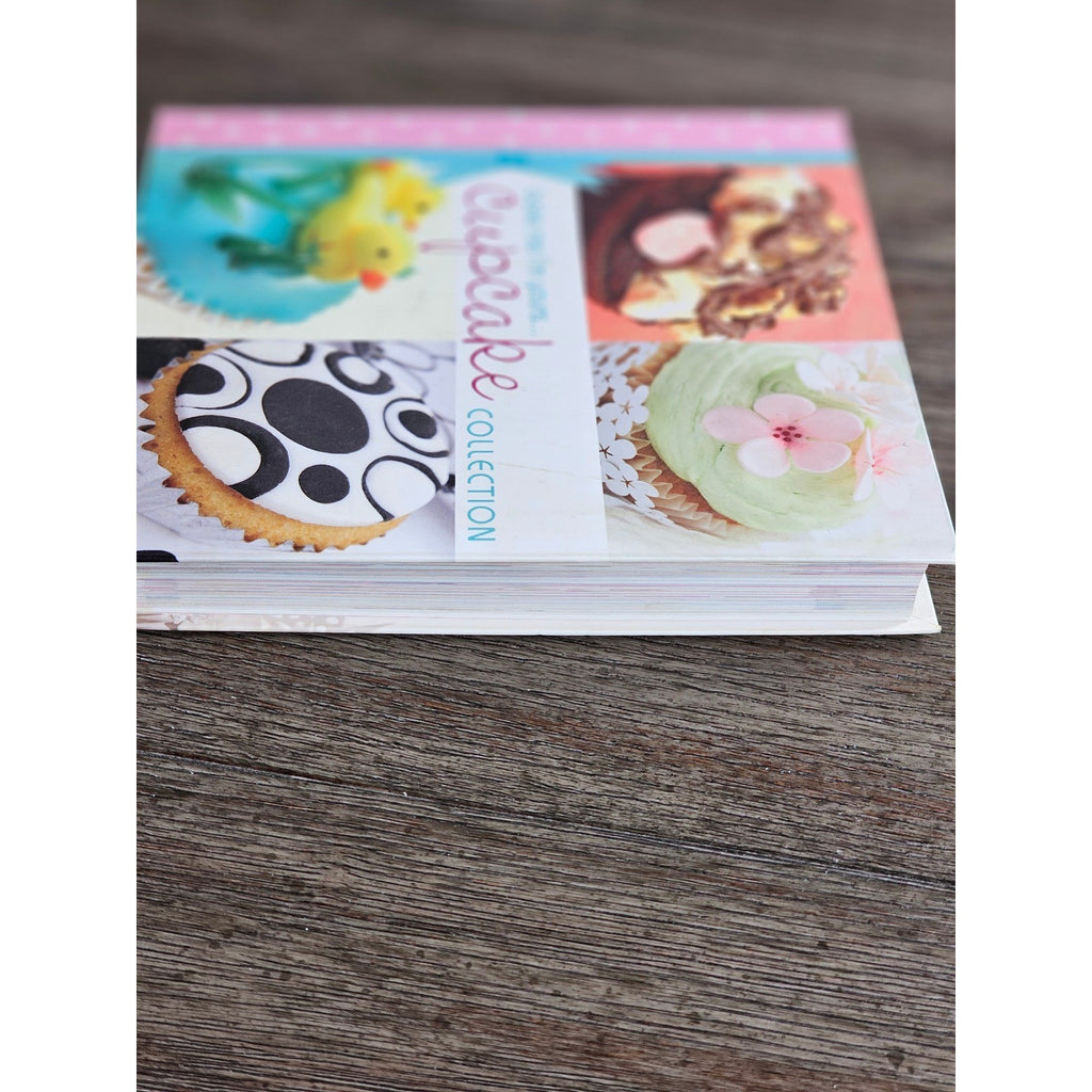 Bake Me I'm Yours Cupcake Collection Cookbook | Cupcake Decorating & Recipes