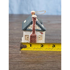 Vintage Dickens Village Queen's Inn Ceramic House Ornament Reader's Digest 1992
