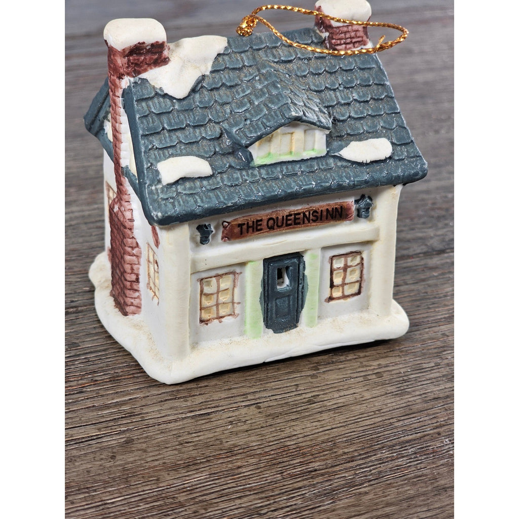 Vintage Dickens Village Queen's Inn Ceramic House Ornament Reader's Digest 1992