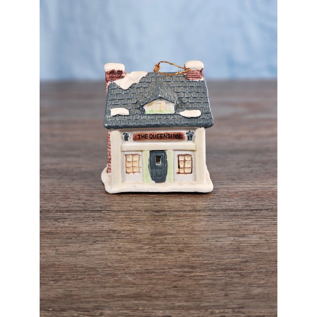 Vintage Dickens Village Queen's Inn Ceramic House Ornament Reader's Digest 1992