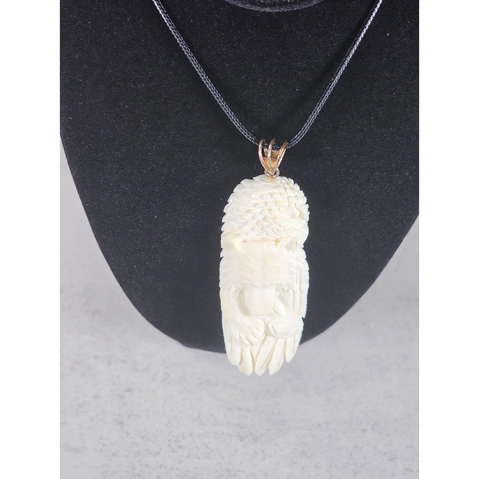 Vintage Carved Buffalo Lion Eagle Wolf Pendant Necklace