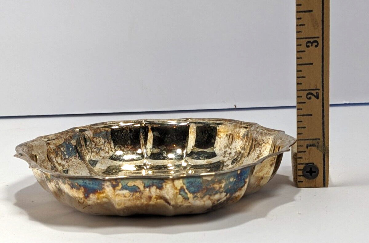 Vintage Oneida Silver Plate Scalloped Edge Candy Serving Dish 5.5"