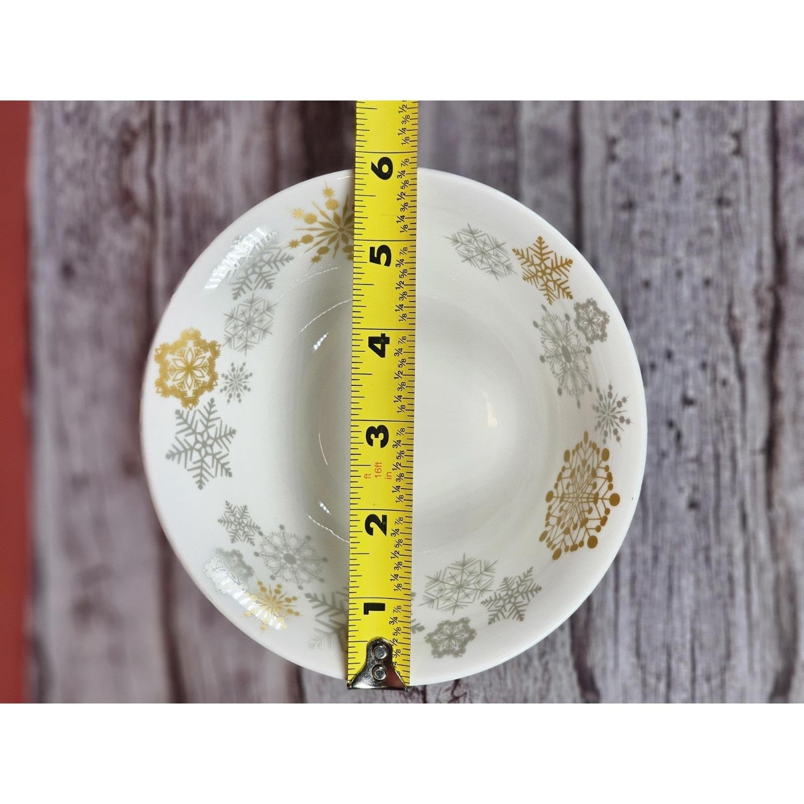Vintage Holiday Christmas Cereal Bowl Snowflake Ceramic 6 Inch