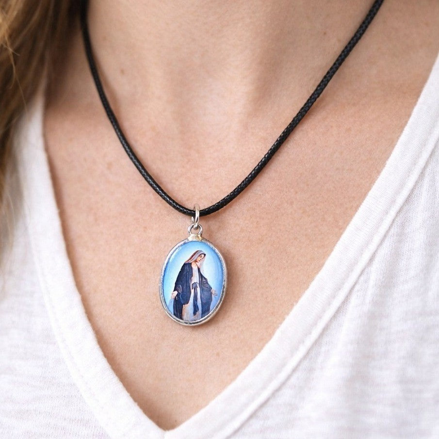 Vintage Madonna Pendant Necklace Lightweight Silver Tone Religious