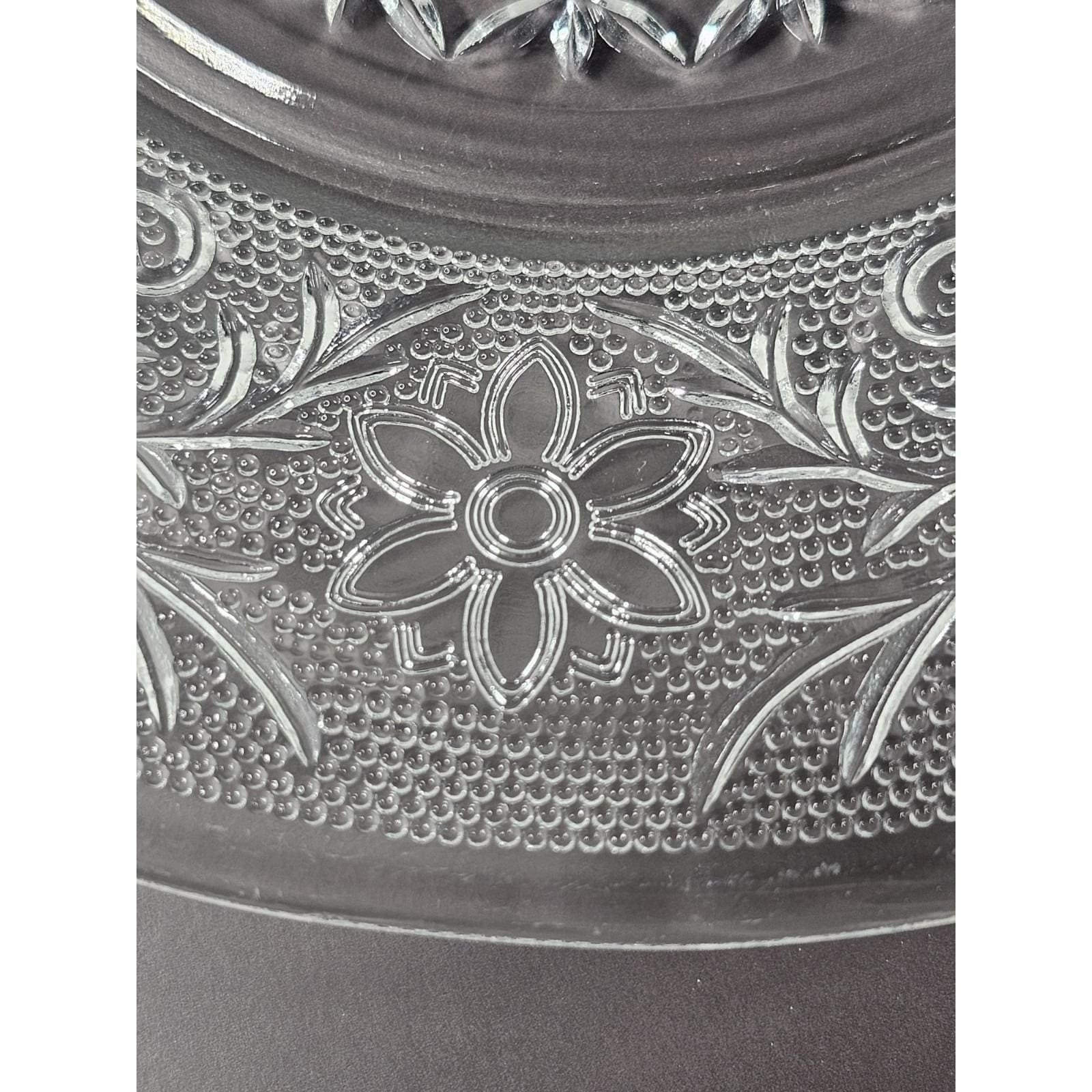 Anchor Hocking Sandwich Glass Plates Set of 2 Clear Pressed