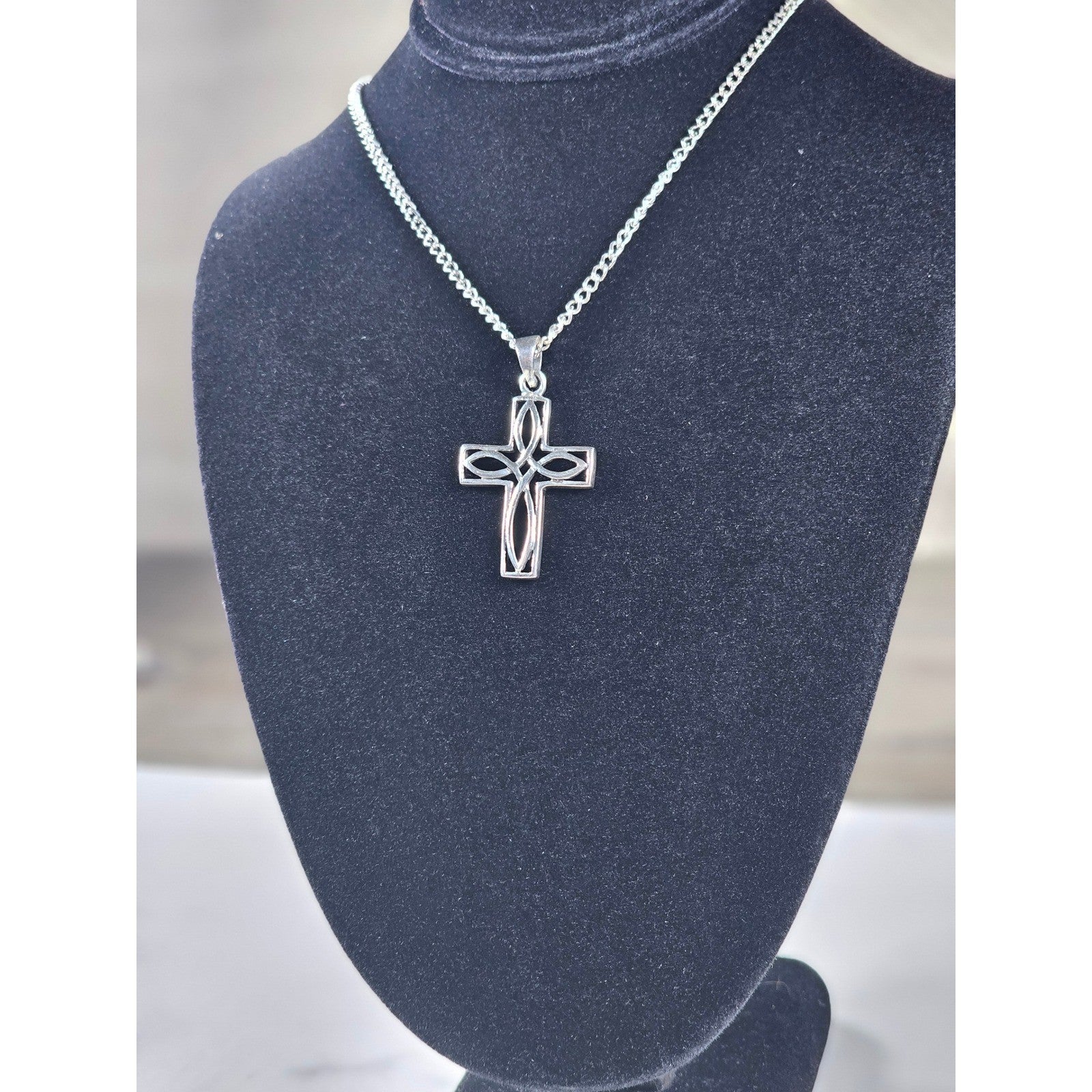 Vintage Silver Tone Celtic Cross Necklace Pendant