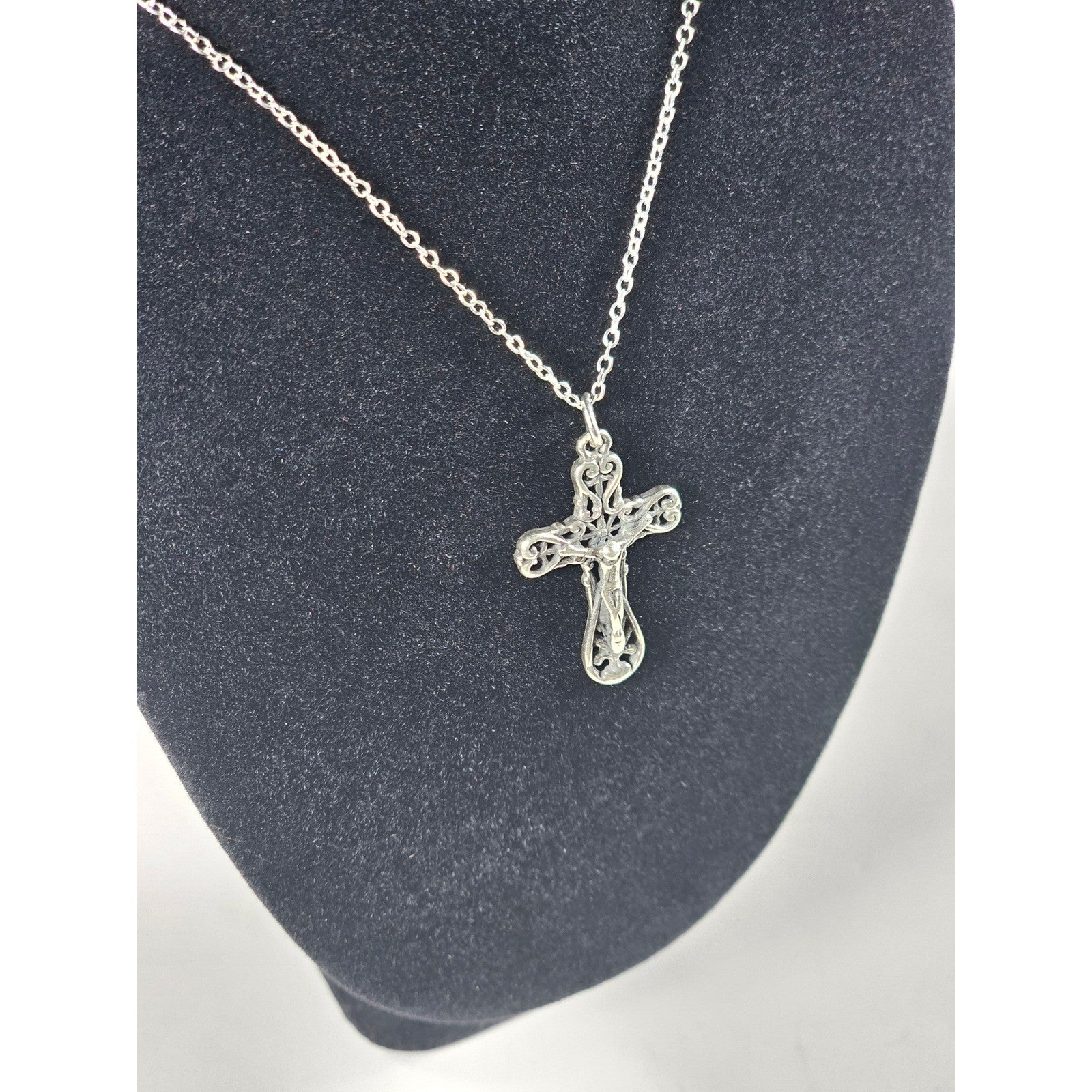 Vintage Silver Tone Filigree Crucifix Necklace Christian Cross