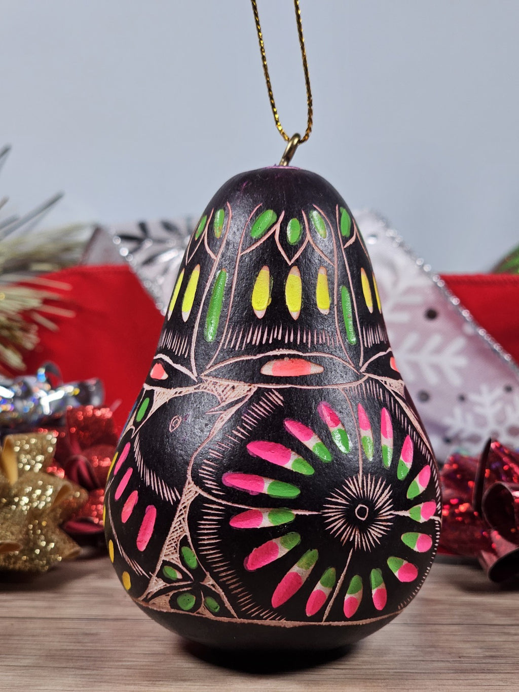3.5″ Lucuma Bird Ornament | Hand-Carved Painted Gourd Peru Folk Art