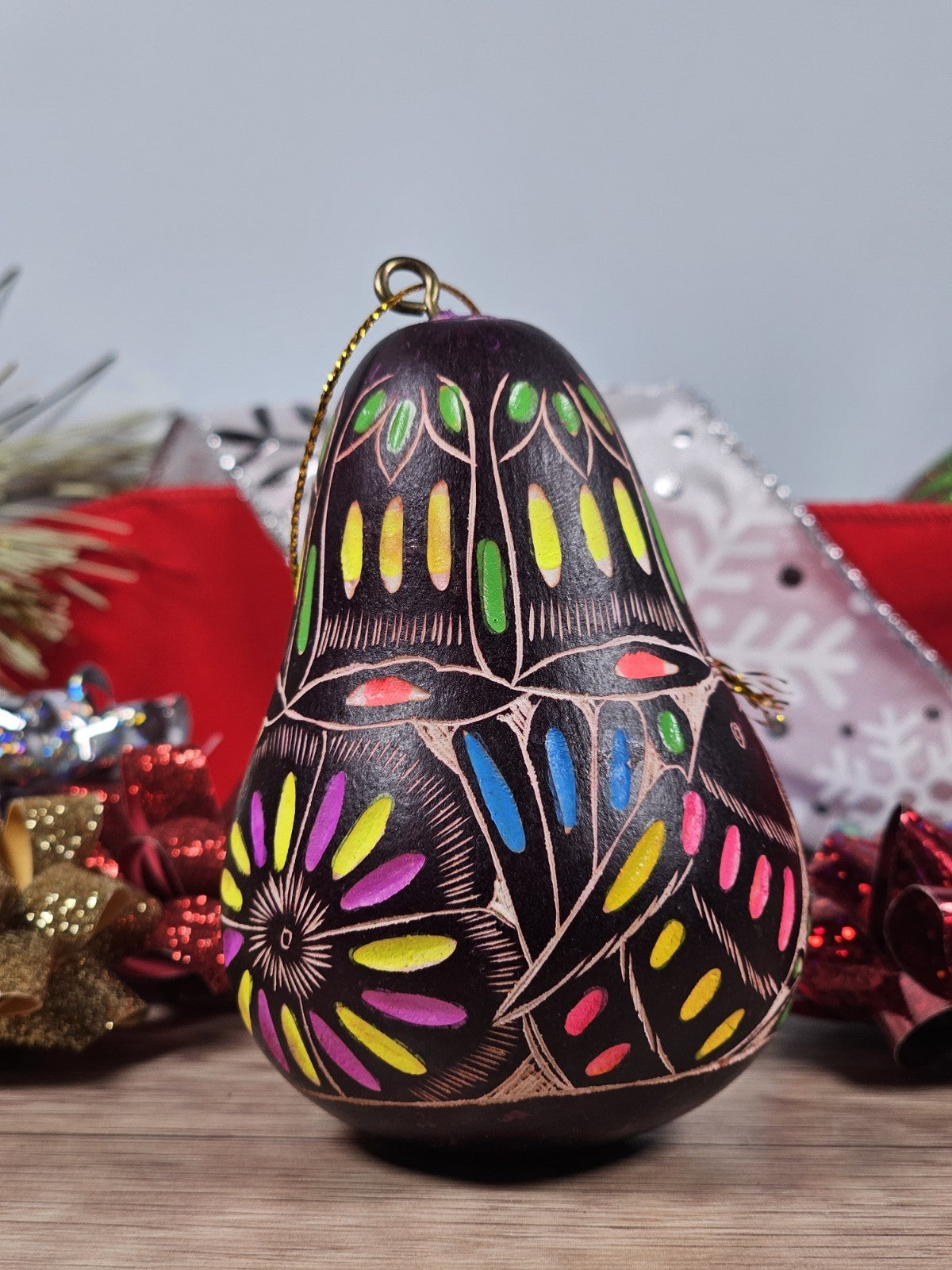 3.5″ Lucuma Bird Ornament | Hand-Carved Painted Gourd Peru Folk Art