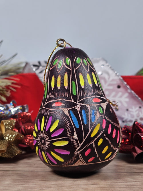 3.5″ Lucuma Bird Ornament | Hand-Carved Painted Gourd Peru Folk Art