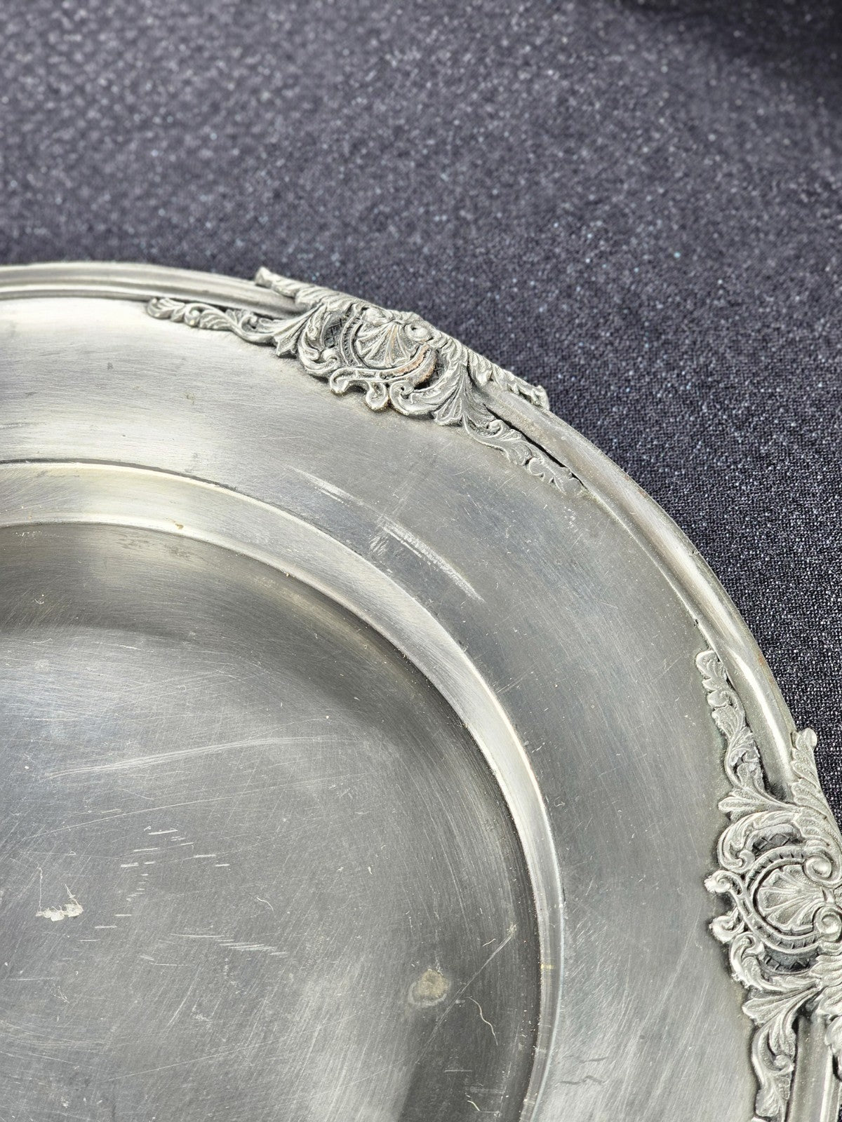 Vintage Finstain Les Potstainiers Hutois Collectible Pewter Plate 12" With Ornat