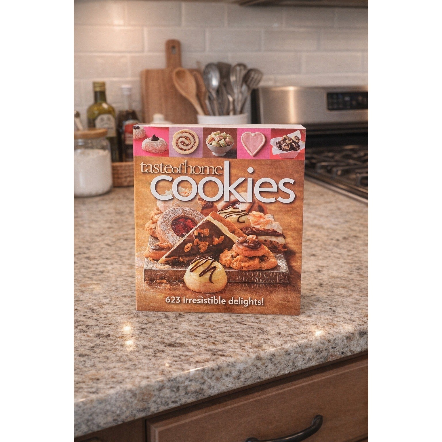 Taste of Home Cookies Cookbook 623 Recipes Baking Dessert Book