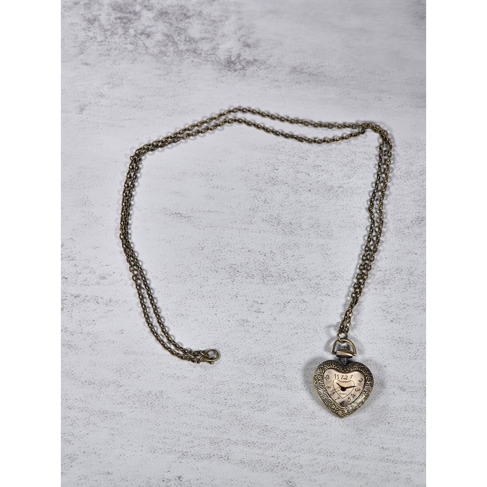 Vintage Heart Pocket Watch Necklace, Quartz Pendant, Gold Tone Chain