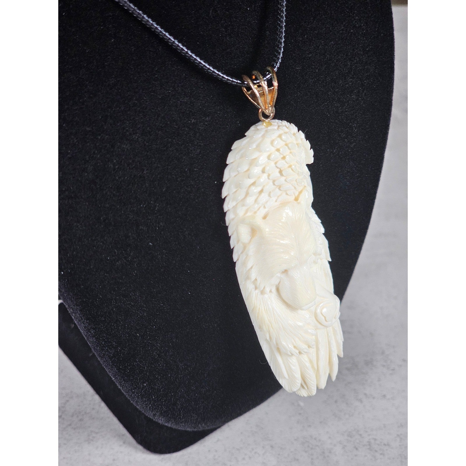 Vintage Carved Buffalo Lion Eagle Wolf Pendant Necklace