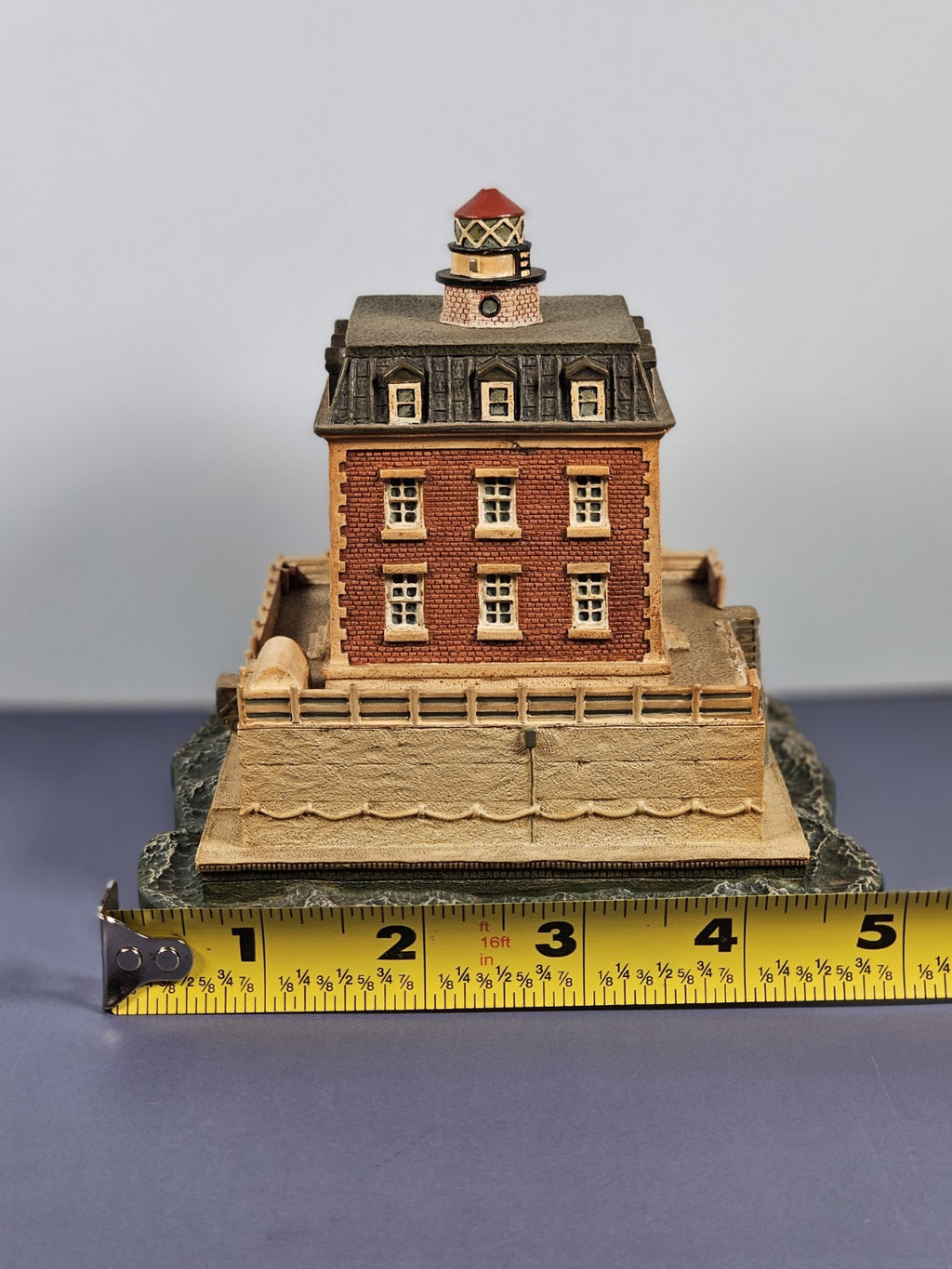 Danbury Mint Historic American Lighthouses II- New London Ledge Lighthouse, CT