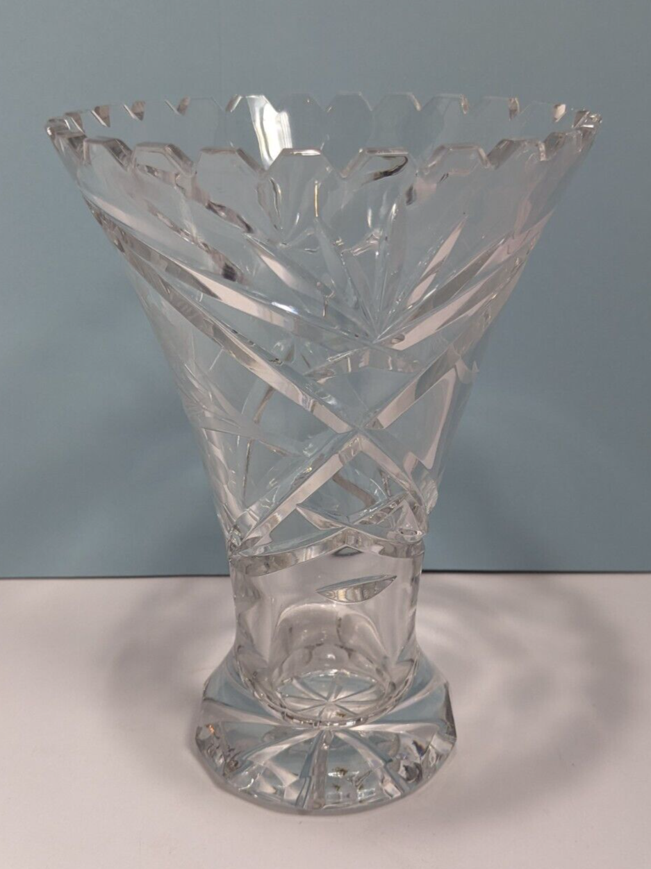 Heavy 7″ Crystal Vase with Etched Grape Cluster & Star Base – Elegant Vintage