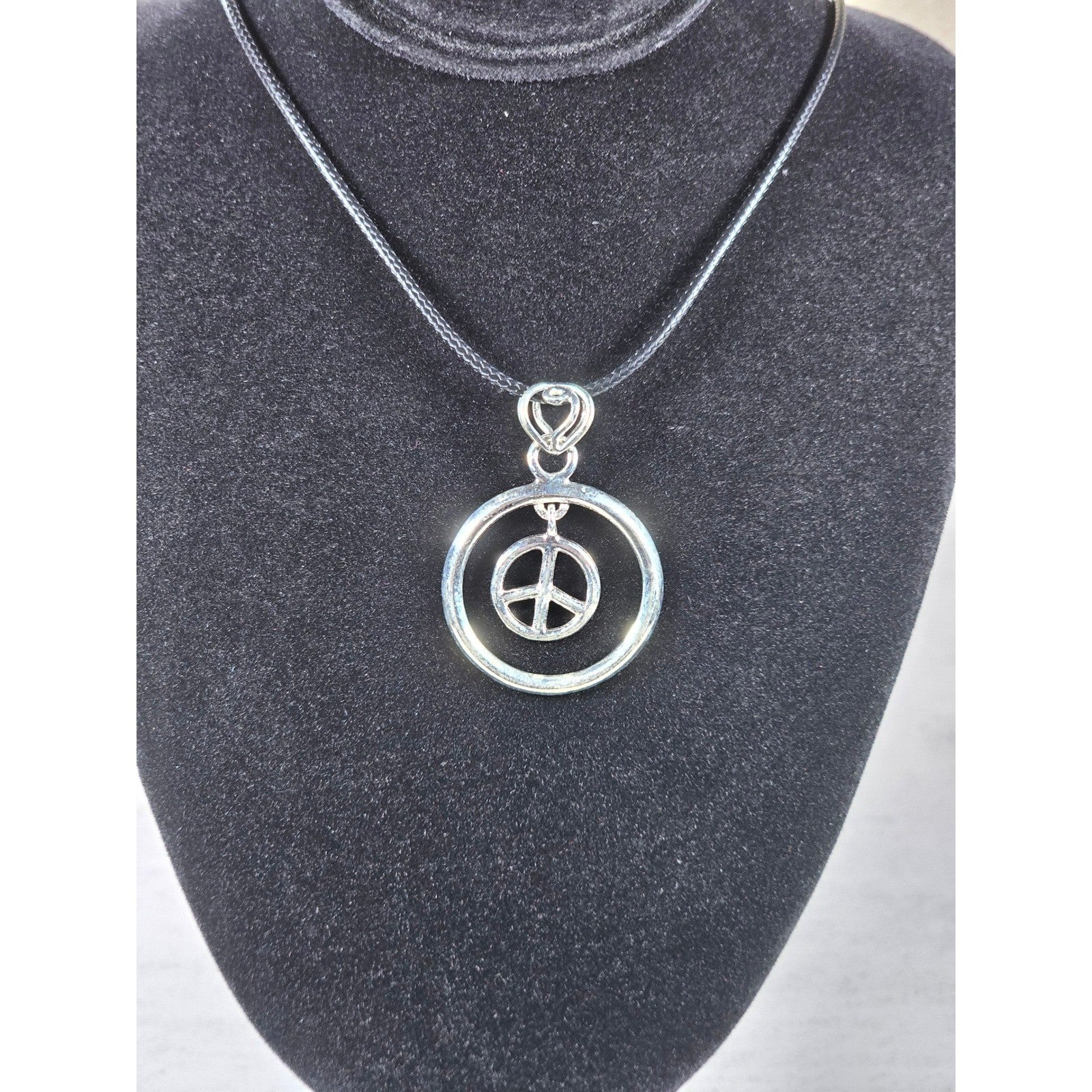 Vintage Peace Symbol Pendant Necklace Silver Tone Boho Jewelry