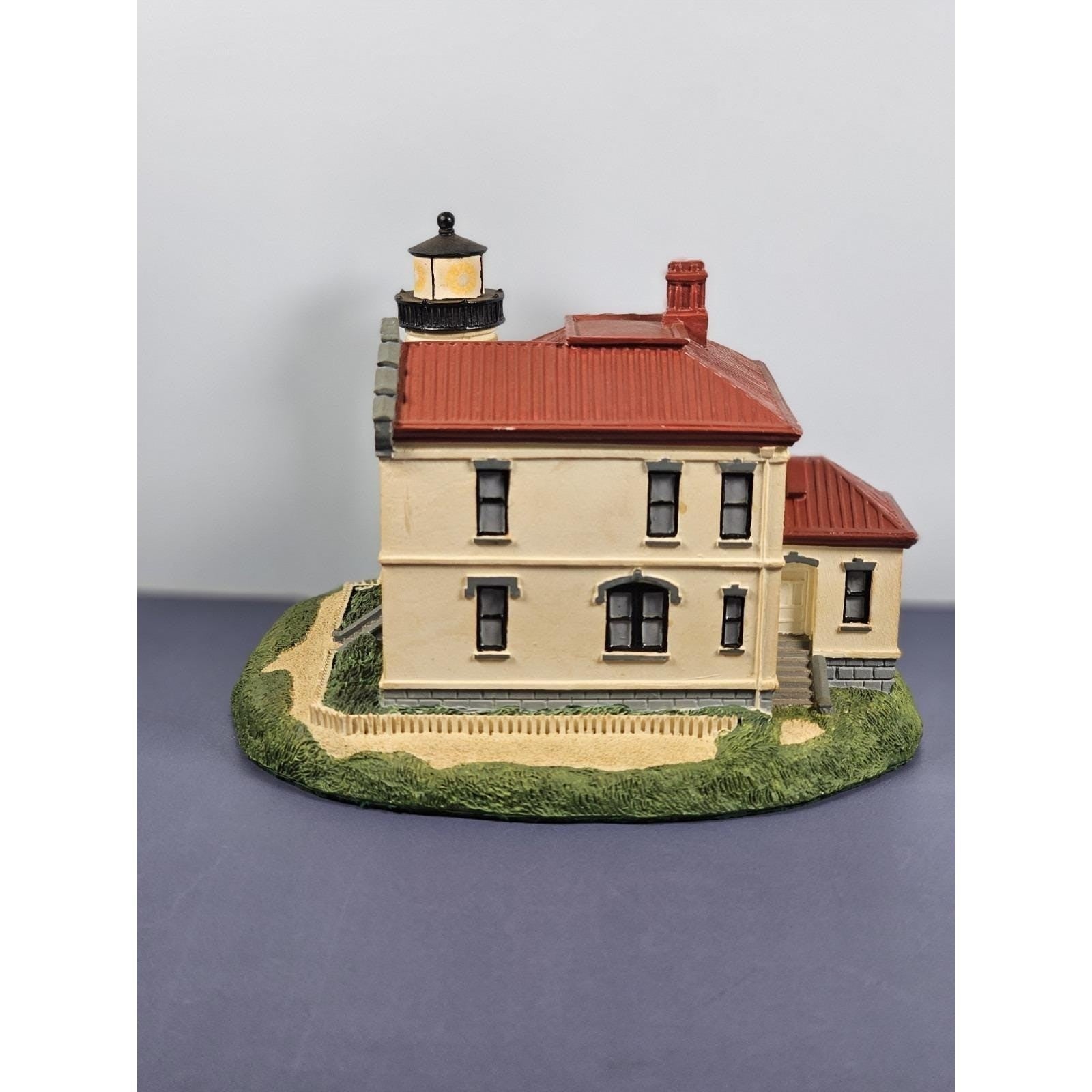 Danbury Mint Admiralty Head Lighthouse 1992 COA Coastal Decor