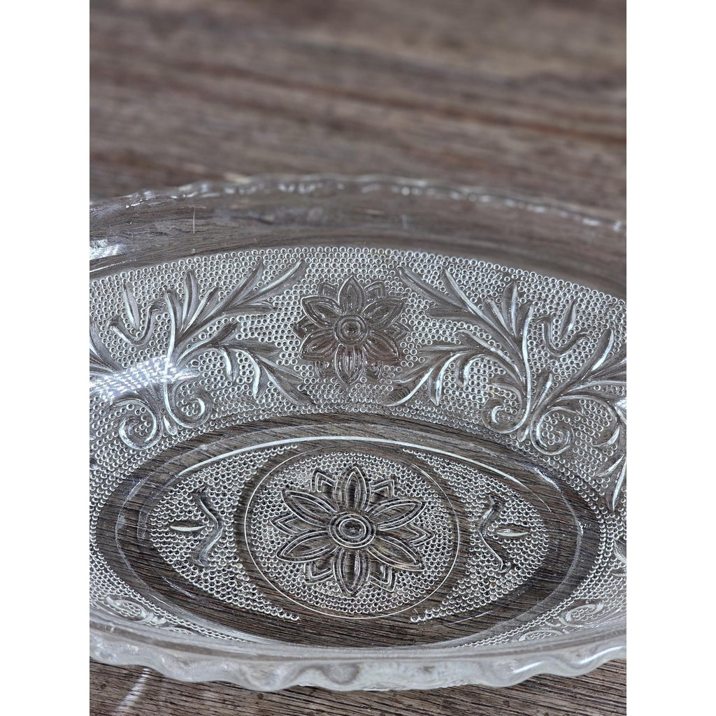 Anchor Hocking Sandwich Glass Oval Serving Bowl Scalloped Edge