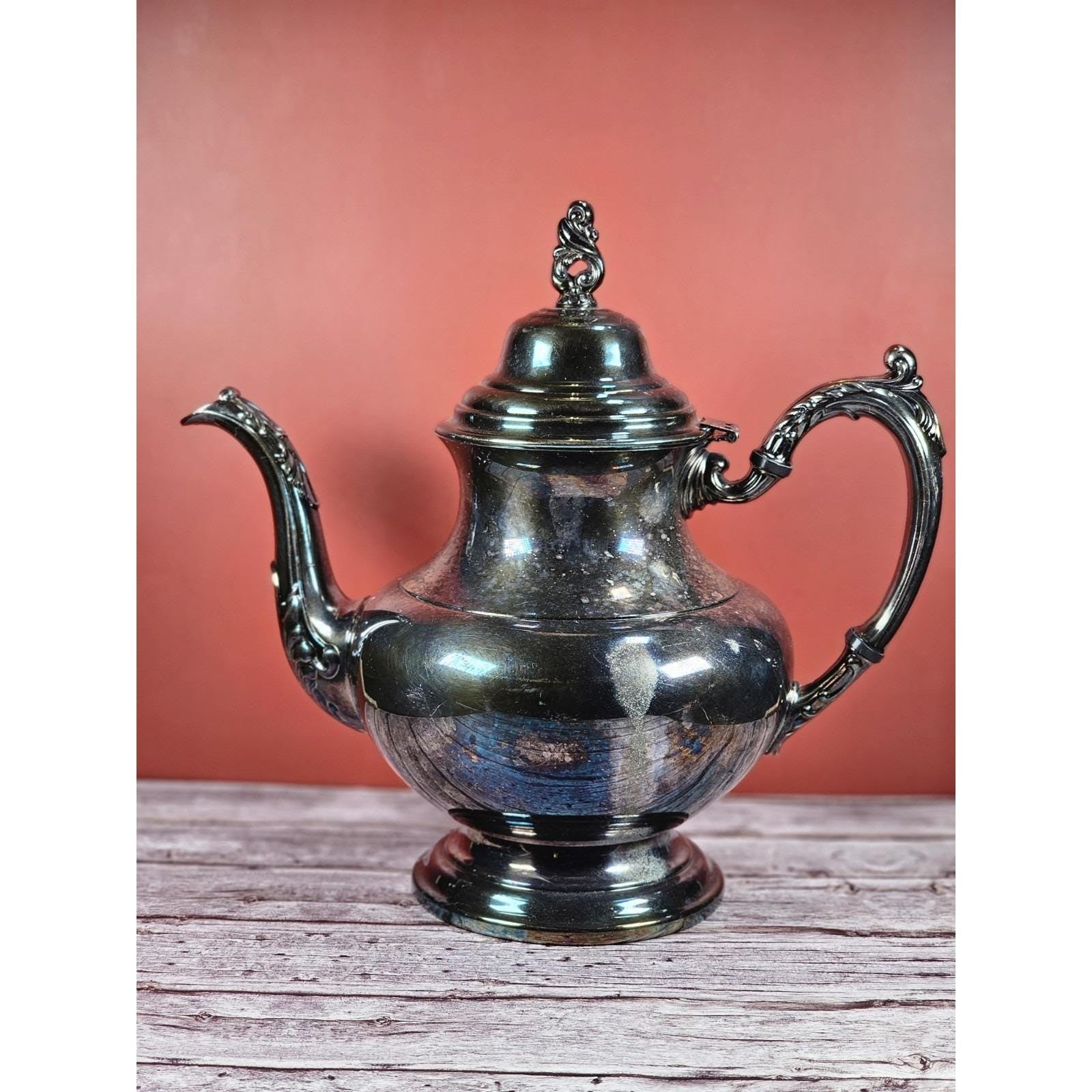 Vintage Oneida Silver Plated Teapot Ornate Handle Hinged Lid 9 Inch