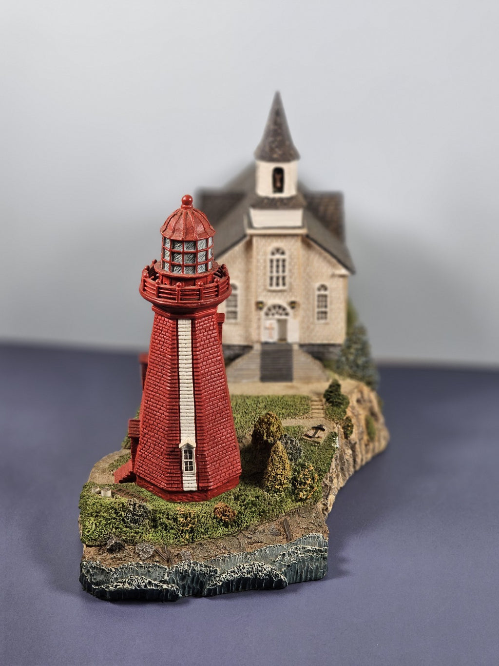 Harbour Lights Lighthouses #255 "La Martre" Quebec, Mint in box with COA.